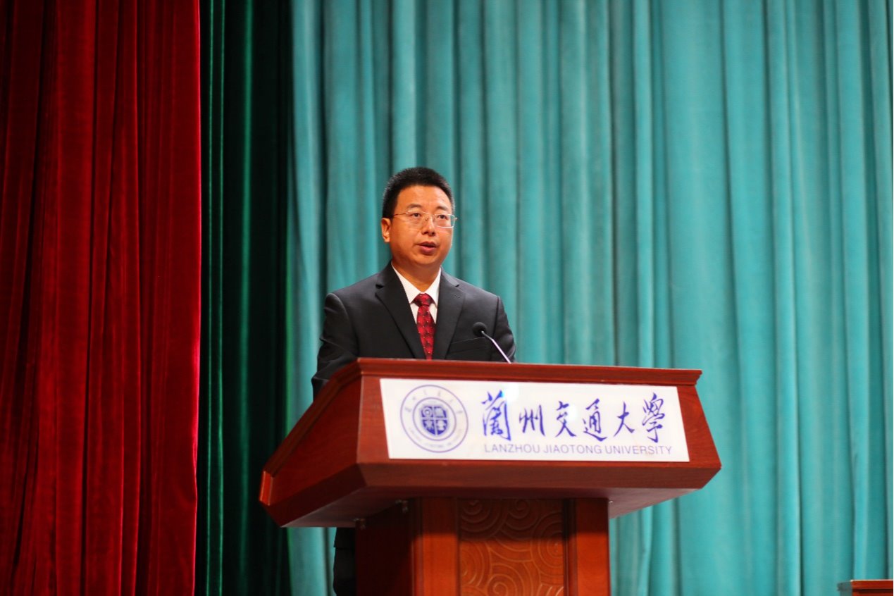 我校自动化与电气工程学院闵永智教授荣获“全国优秀教师”称号